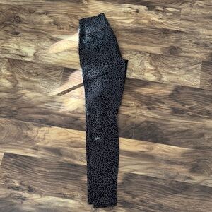 Alo Leopard Print Leggings Size S
